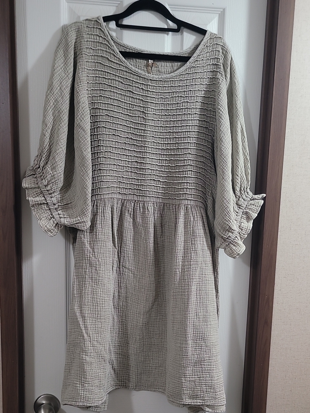 Easel 3/4 Sleeve Gauze Midi Dress